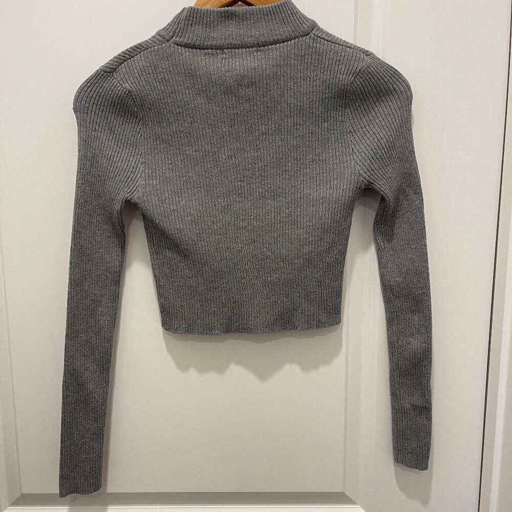 FASHION NOVA Cropped Ribbed Sweater - Picture 4 of 7